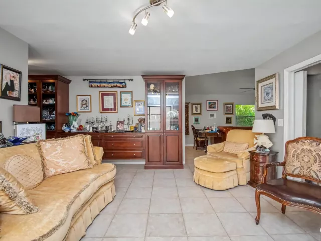 3-bedroom home for rent in Boca Raton - 7678 Solimar Circle - MondialRealty