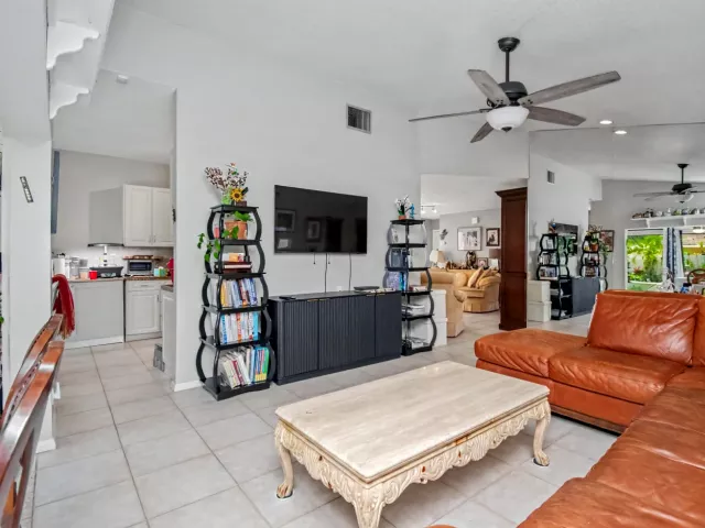 3-bedroom home for rent in Boca Raton - 7678 Solimar Circle - MondialRealty