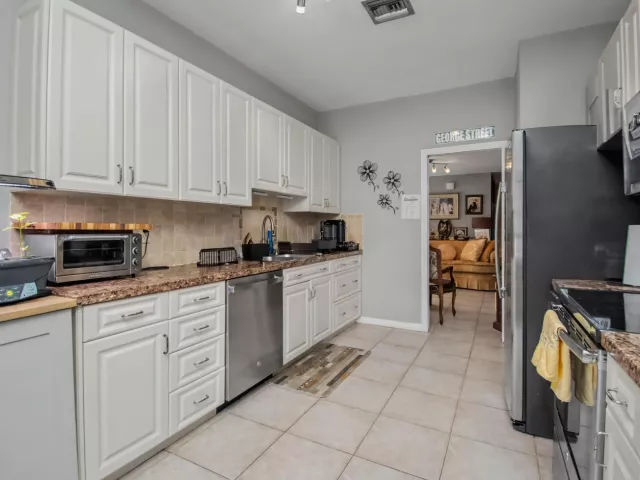 3-bedroom home for rent in Boca Raton - 7678 Solimar Circle - MondialRealty
