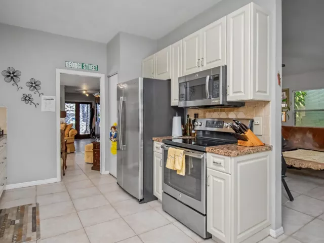 3-bedroom home for rent in Boca Raton - 7678 Solimar Circle - MondialRealty