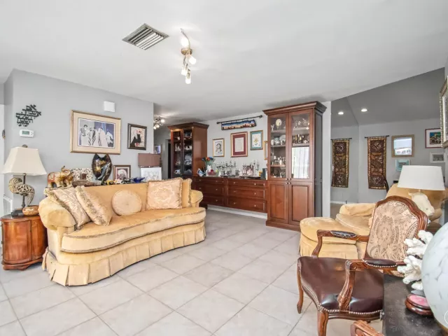 3-bedroom home for rent in Boca Raton - 7678 Solimar Circle - MondialRealty