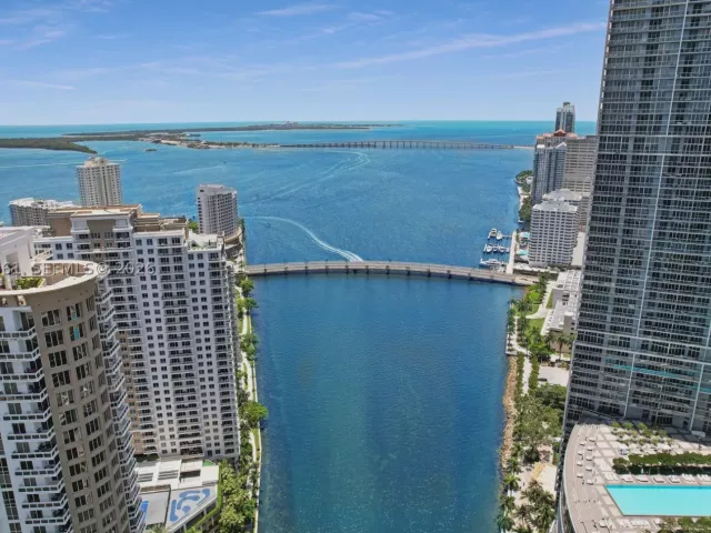 2-bedroom condo for rent in Miami - 801 Brickell Key Blvd 2210 - MondialRealty