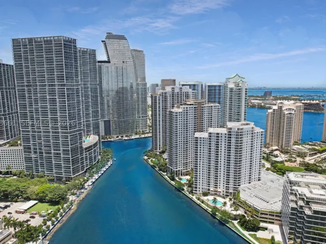 2-bedroom condo for rent in Miami - 801 Brickell Key Blvd 2210 - MondialRealty