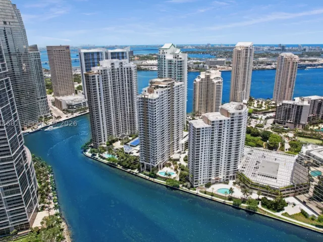 2-bedroom condo for rent in Miami - 801 Brickell Key Blvd 2210 - MondialRealty