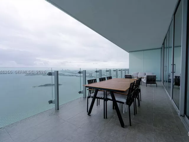 4-bedroom condo for rent in Miami - 700 NE 26th Ter 4901 - MondialRealty