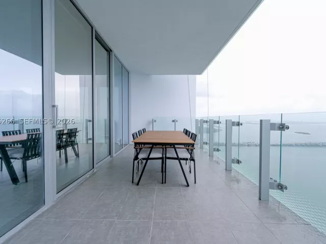 4-bedroom condo for rent in Miami - 700 NE 26th Ter 4901 - MondialRealty