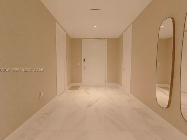 4-bedroom condo for rent in Miami - 700 NE 26th Ter 4901 - MondialRealty