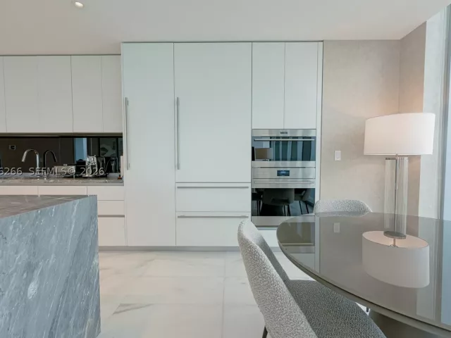 4-bedroom condo for rent in Miami - 700 NE 26th Ter 4901 - MondialRealty