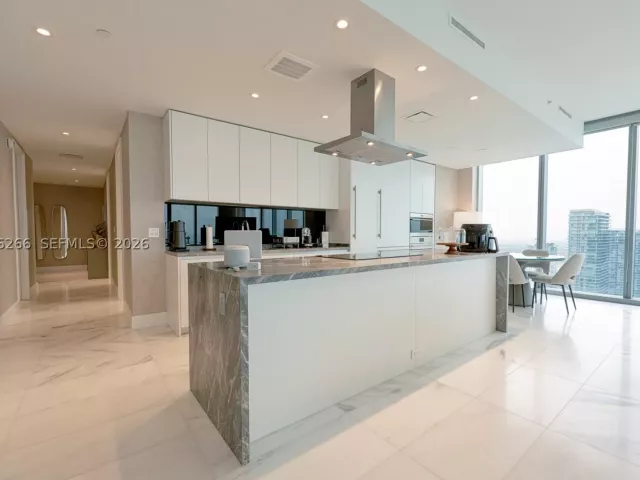 4-bedroom condo for rent in Miami - 700 NE 26th Ter 4901 - MondialRealty