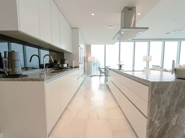 4-bedroom condo for rent in Miami - 700 NE 26th Ter 4901 - MondialRealty