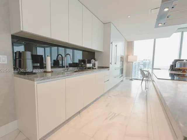 4-bedroom condo for rent in Miami - 700 NE 26th Ter 4901 - MondialRealty