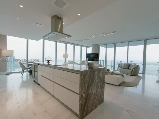 4-bedroom condo for rent in Miami - 700 NE 26th Ter 4901 - MondialRealty