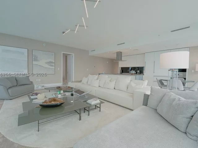 4-bedroom condo for rent in Miami - 700 NE 26th Ter 4901 - MondialRealty