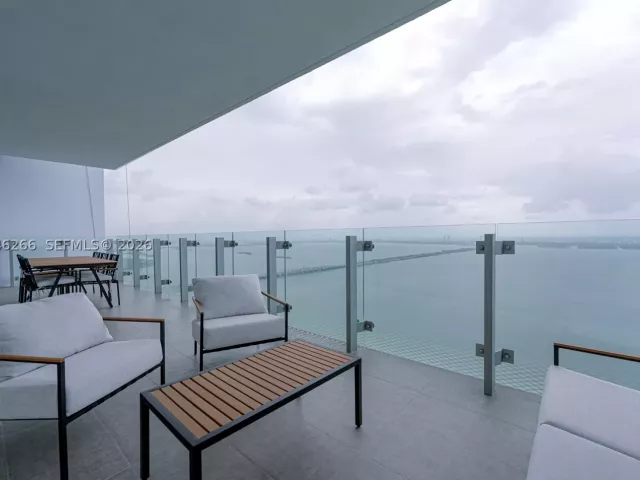 4-bedroom condo for rent in Miami - 700 NE 26th Ter 4901 - MondialRealty