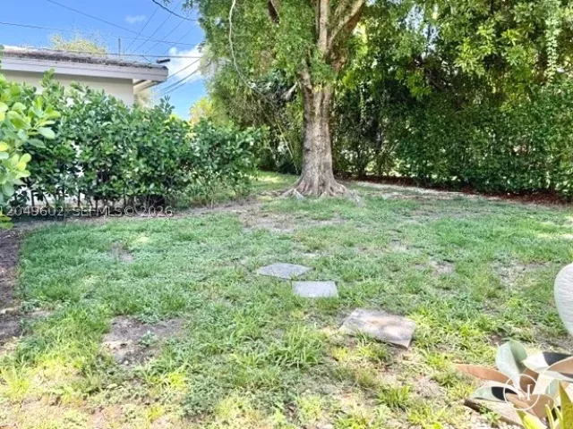 3-bedroom home for rent in Coral Gables - 3801 Ponce De Leon Blvd 3803 - MondialRealty