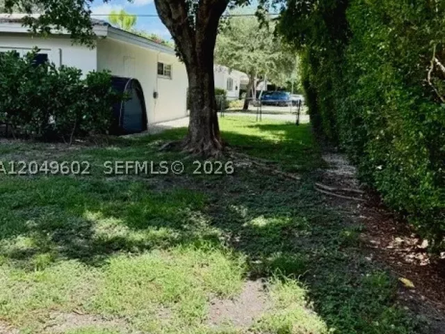 3-bedroom home for rent in Coral Gables - 3801 Ponce De Leon Blvd 3803 - MondialRealty