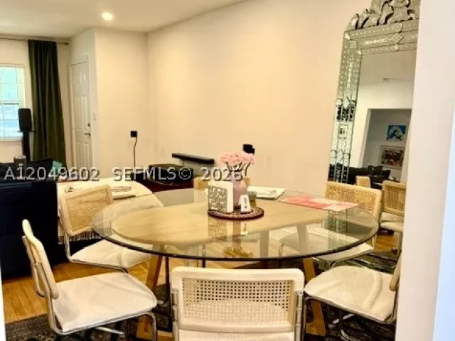 3-bedroom home for rent in Coral Gables - 3801 Ponce De Leon Blvd 3803 - MondialRealty