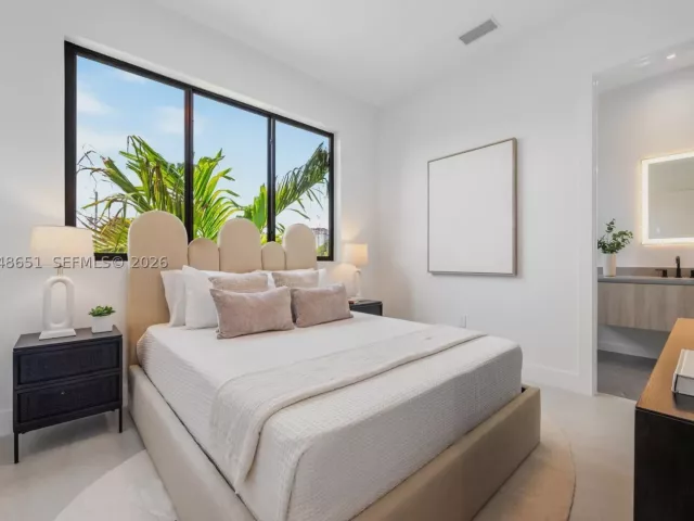 4-bedroom home for sale in Miami - 2787 SW 34th Ave - MondialRealty