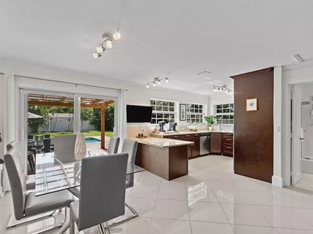 3-bedroom home for sale in Delray Beach - 1638 NE 3rd Avenue - MondialRealty