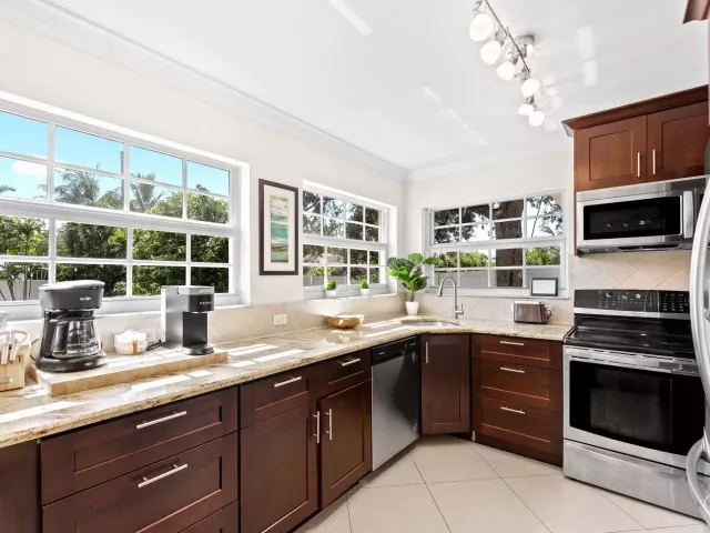 3-bedroom home for sale in Delray Beach - 1638 NE 3rd Avenue - MondialRealty
