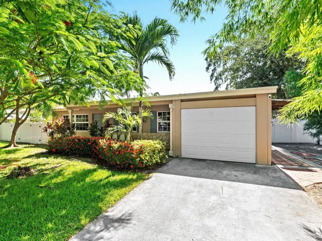 3-bedroom home for sale in Delray Beach - 1638 NE 3rd Avenue - MondialRealty