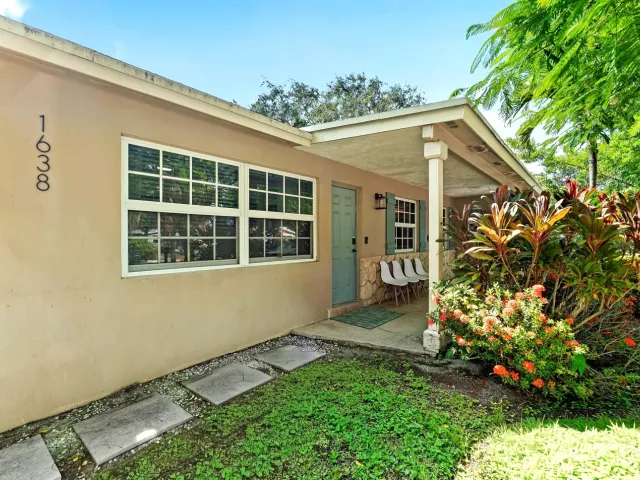 3-bedroom home for sale in Delray Beach - 1638 NE 3rd Avenue - MondialRealty