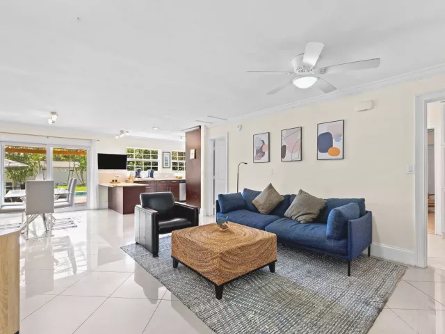 3-bedroom home for sale in Delray Beach - 1638 NE 3rd Avenue - MondialRealty