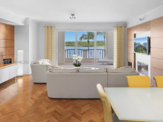 3-bedroom condo for sale in Miami Beach - 2432 Fisher Island Dr 5302 - MondialRealty