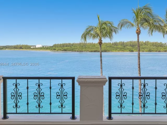 3-bedroom condo for sale in Miami Beach - 2432 Fisher Island Dr 5302 - MondialRealty