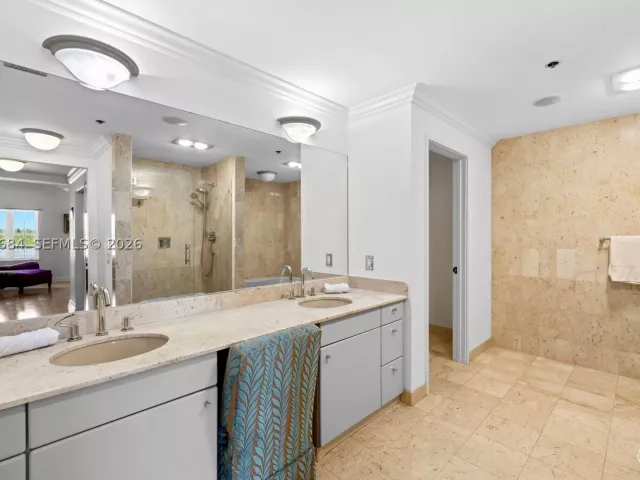 3-bedroom condo for sale in Miami Beach - 2432 Fisher Island Dr 5302 - MondialRealty