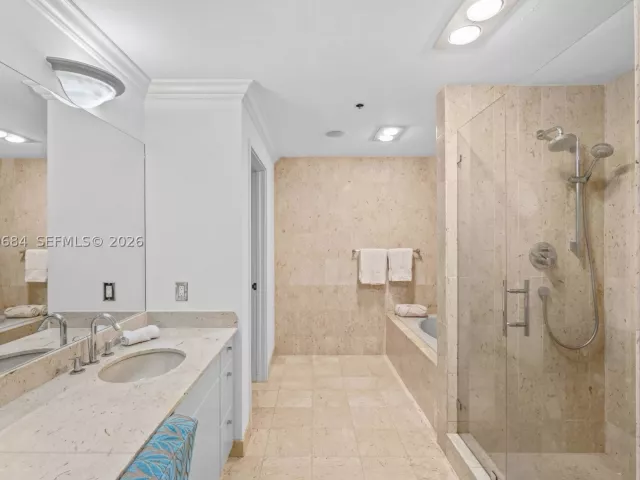 3-bedroom condo for sale in Miami Beach - 2432 Fisher Island Dr 5302 - MondialRealty