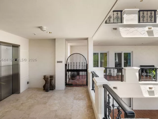 3-bedroom condo for sale in Miami Beach - 2432 Fisher Island Dr 5302 - MondialRealty