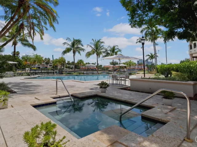 3-bedroom condo for sale in Miami Beach - 2432 Fisher Island Dr 5302 - MondialRealty