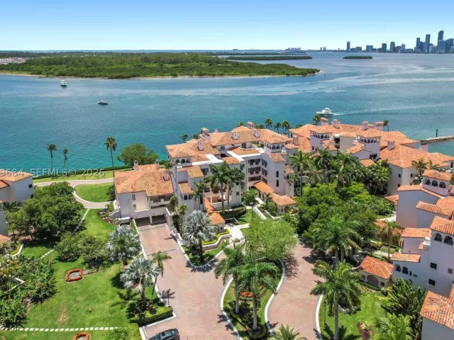 3-bedroom condo for sale in Miami Beach - 2432 Fisher Island Dr 5302 - MondialRealty