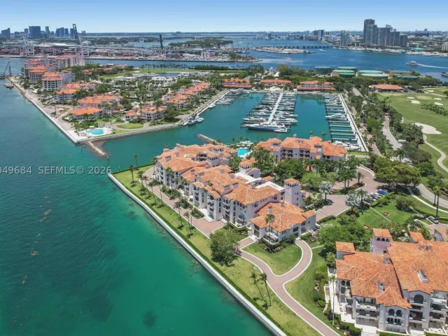 3-bedroom condo for sale in Miami Beach - 2432 Fisher Island Dr 5302 - MondialRealty