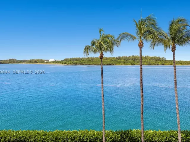3-bedroom condo for sale in Miami Beach - 2432 Fisher Island Dr 5302 - MondialRealty