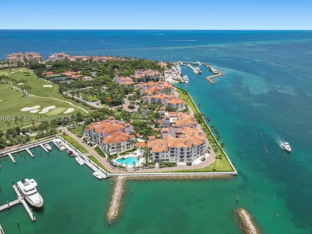 3-bedroom condo for sale in Miami Beach - 2432 Fisher Island Dr 5302 - MondialRealty