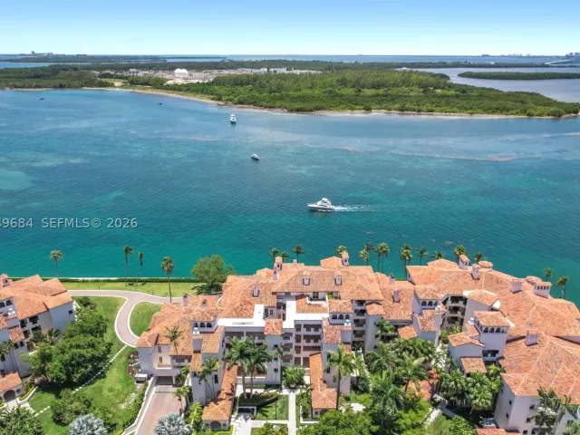 3-bedroom condo for sale in Miami Beach - 2432 Fisher Island Dr 5302 - MondialRealty