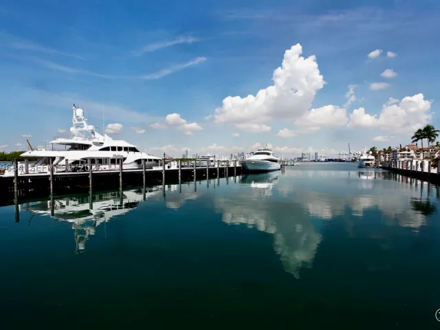 3-bedroom condo for sale in Miami Beach - 2432 Fisher Island Dr 5302 - MondialRealty