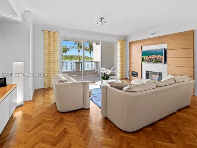 3-bedroom condo for sale in Miami Beach - 2432 Fisher Island Dr 5302 - MondialRealty
