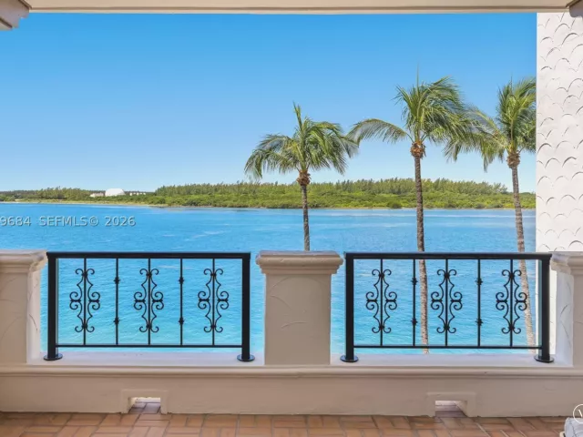 3-bedroom condo for sale in Miami Beach - 2432 Fisher Island Dr 5302 - MondialRealty