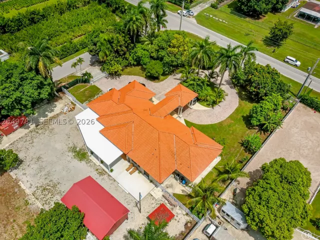 4-bedroom home for sale in Miami - 18390 SW 200th St - MondialRealty