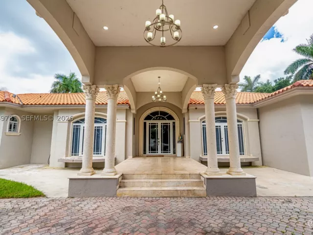4-bedroom home for sale in Miami - 18390 SW 200th St - MondialRealty