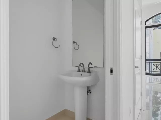 1-bedroom condo for rent in West Palm Beach - 701 S Olive Avenue 304 - MondialRealty