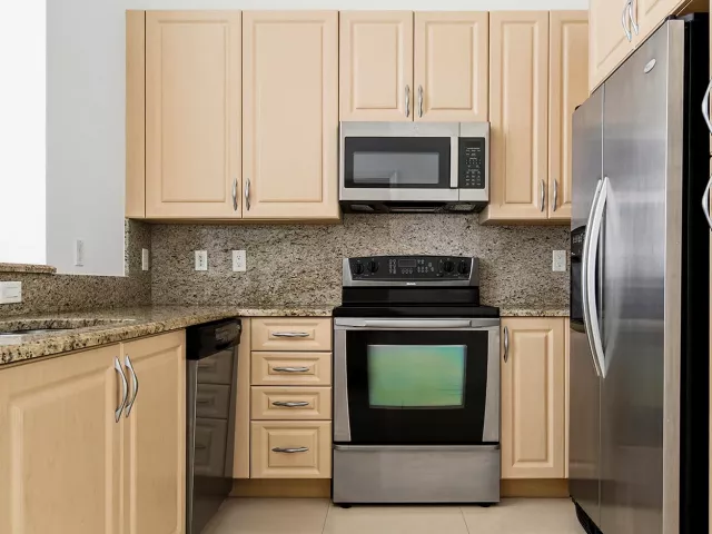 1-bedroom condo for rent in West Palm Beach - 701 S Olive Avenue 304 - MondialRealty