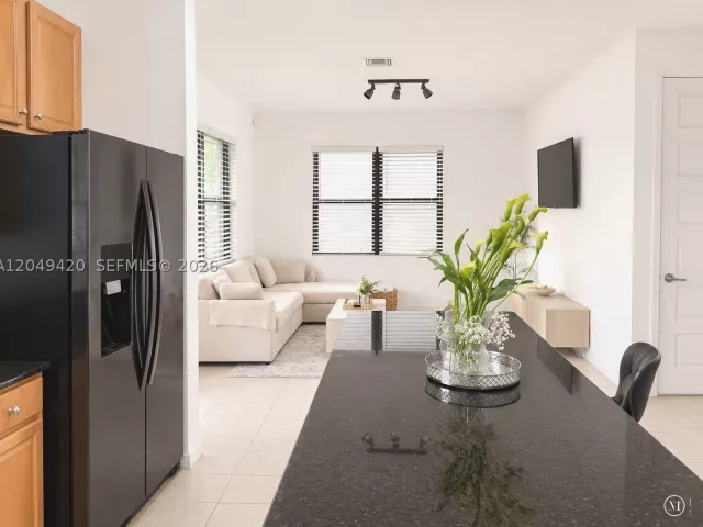 3-bedroom home for sale in Miami - 19316 NE 8th Ct - MondialRealty
