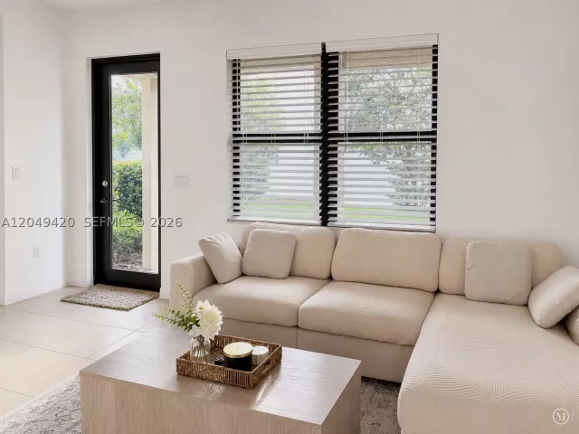 3-bedroom home for sale in Miami - 19316 NE 8th Ct - MondialRealty