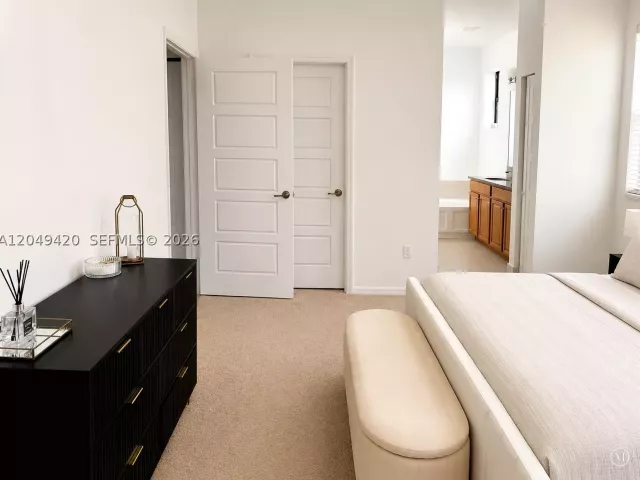 3-bedroom home for sale in Miami - 19316 NE 8th Ct - MondialRealty