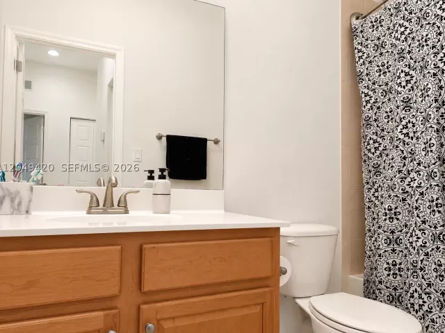 3-bedroom home for sale in Miami - 19316 NE 8th Ct - MondialRealty