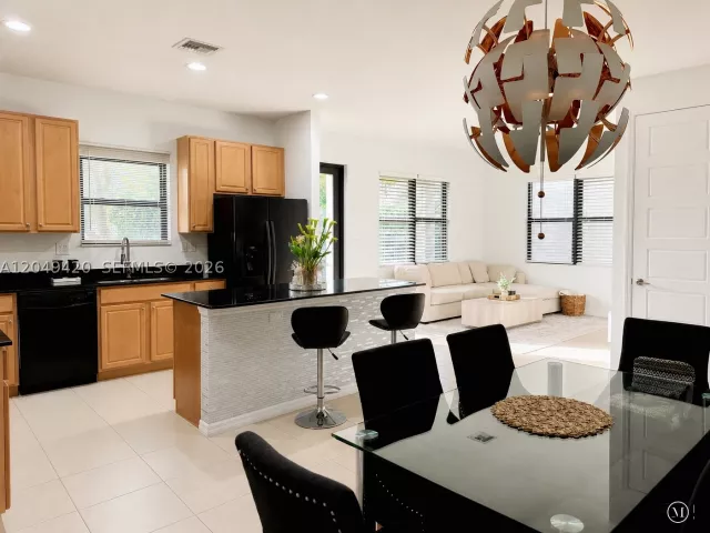 3-bedroom home for sale in Miami - 19316 NE 8th Ct - MondialRealty
